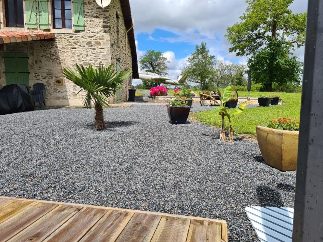La Maison Du Lac Lavaud Saint-Quentin-sur-Charente Exterior photo